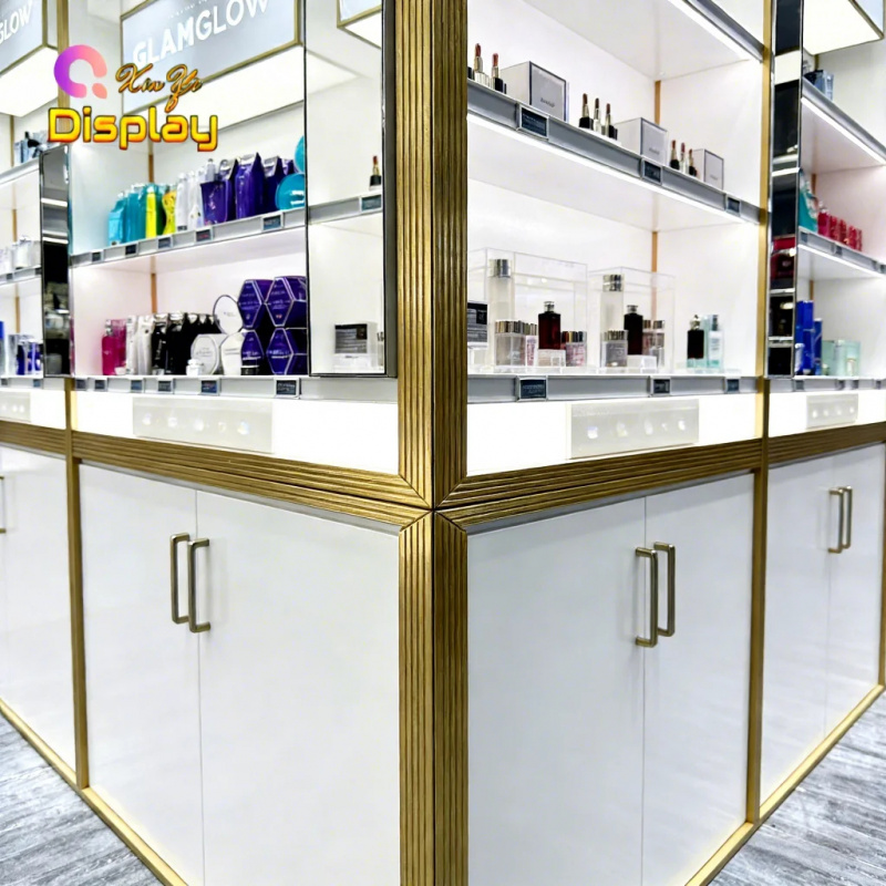 Illuminazione LED Moderna di A - Perfume Fragrance Shop recensione e prezzo